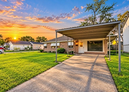 800 E Adoue Street - Photo 1