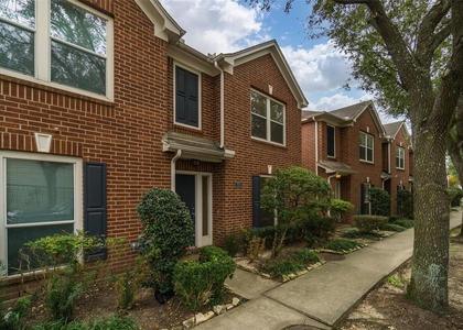 910 W Heights Hollow Lane - Photo 1