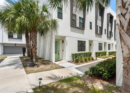 1332 W Gray Street - Photo 1