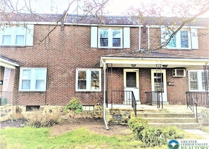 703 Spring Street - Photo 1