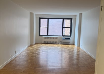 Fourth Avenue - Photo 1