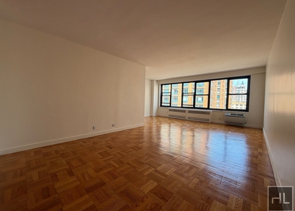 Fourth Avenue - Photo 1