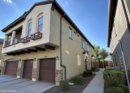 2725 E Mine Creek Road - Photo 1