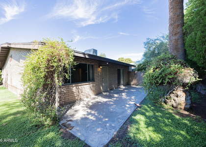 2219 W Morten Avenue - Photo 1