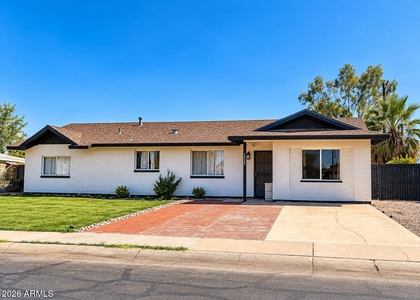 5723 N 62nd Avenue - Photo 1