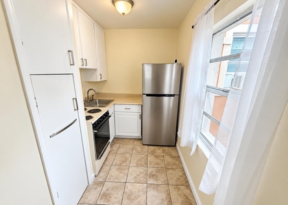 2735 Ne 9th Avenue - Photo 1