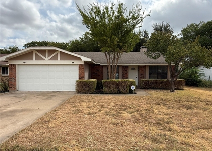 1464 Larchmont Drive - Photo 1