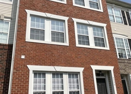 9956 Kings Parade Boulevard - Photo 1