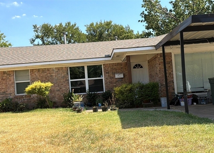 1608 Edgemont Drive - Photo 1