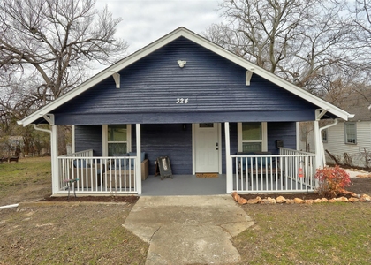 324 S Kentucky Street - Photo 1