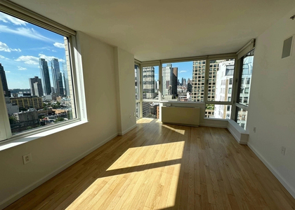 350 West 37th Street - Photo 1