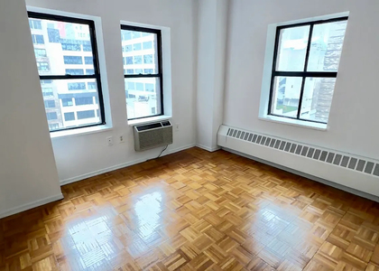 West 34th Street - Photo 1
