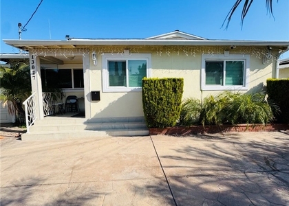 13027 Aetna Street - Photo 1