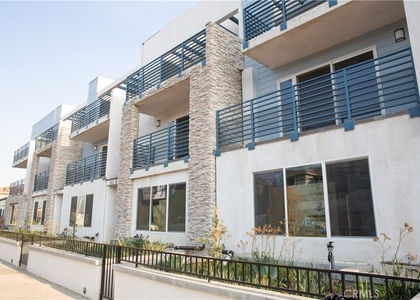 14616 Vanowen - Photo 1