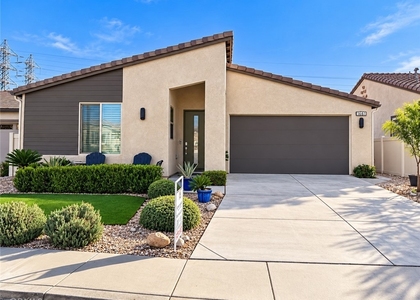 1661 Village Green - Photo 1