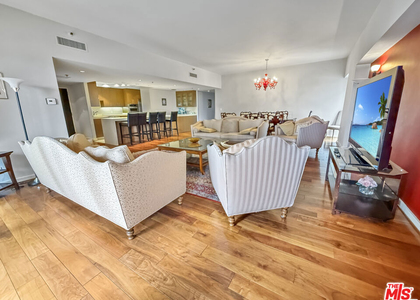 10445 Wilshire Boulevard - Photo 1