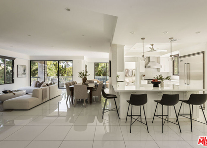 4460 Wilshire Boulevard - Photo 1