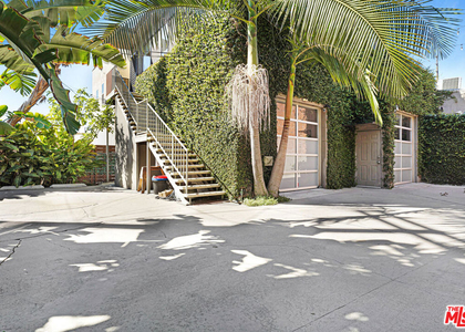 4870 1/2 W Adams Boulevard - Photo 1