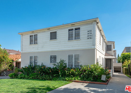 1474 1/2 Reeves Street - Photo 1