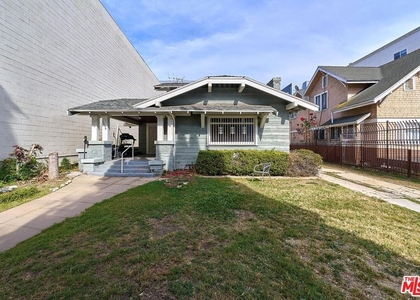 1016 1/2 S Oxford Avenue - Photo 1