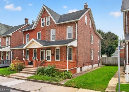 206 Charles Street - Photo 1