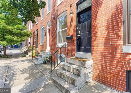 642 E Clement Street - Photo 1
