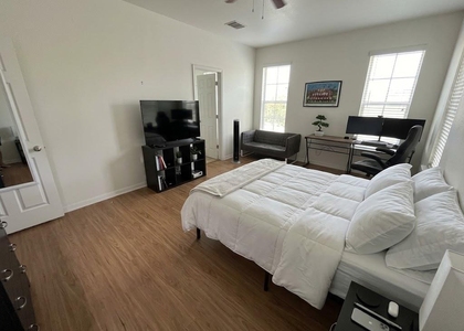 712 Franklin Blvd - Photo 1