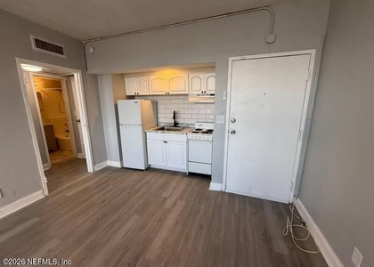 311 W Ashley Street - Photo 1
