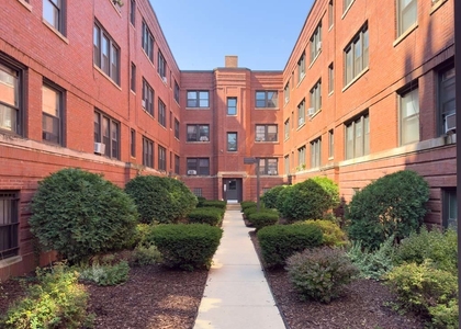 5744 N Winthrop Avenue - Photo 1