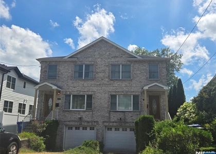 28 Columbus - Photo 1