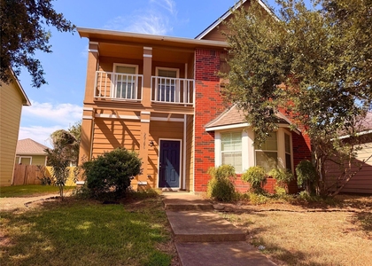 20706 Settlers Lake Circle N - Photo 1