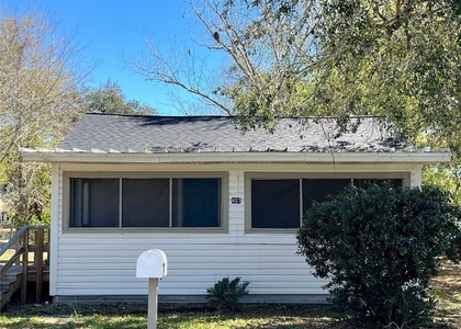 407 Cardinal Drive - Photo 1