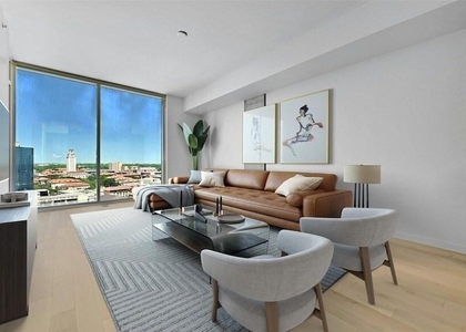 313 W 17th Street - Photo 1