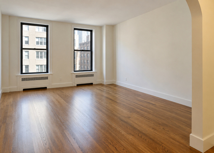 250 West 50th Street - Photo 1