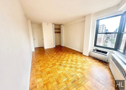 Fourth Avenue - Photo 1