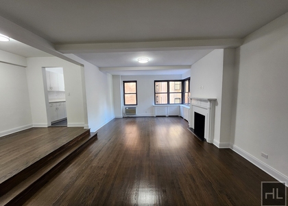 Fifth Avenue - Photo 1
