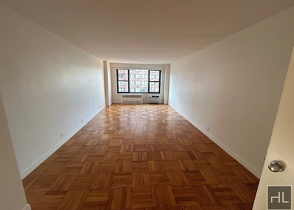 Fourth Avenue - Photo 1