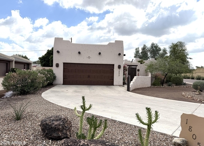 1805 E Maryland Avenue - Photo 1
