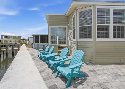 166 Nettles Boulevard - Photo 1