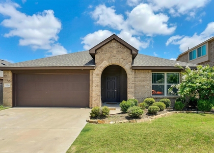 816 Oriel Circle - Photo 1