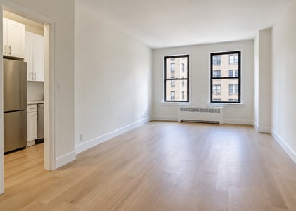 115 East 34th Street - Photo 1