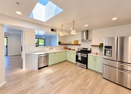 17735 Kinzie - Photo 1