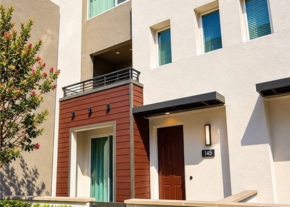 605 S Lyon Street - Photo 1