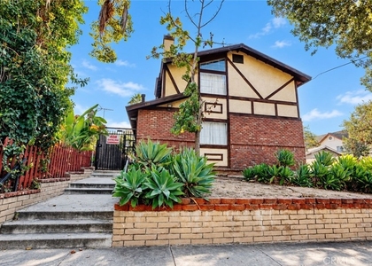 408 N Catalina - Photo 1