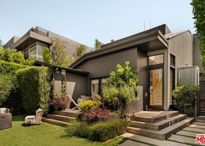 712 Nowita Place - Photo 1