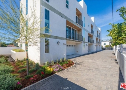 714 N. Chestnut Avenue - Photo 1