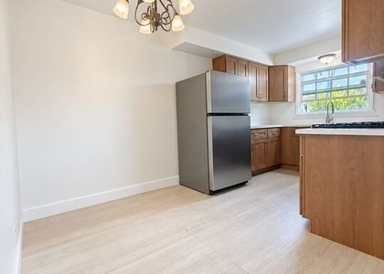 12811 Oxnard Street - Photo 1