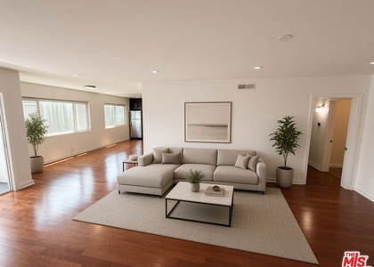 811 S Bedford Street - Photo 1