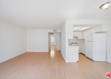 158 N Normandie Avenue - Photo 1