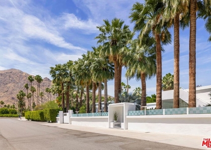 520 W Via Lola - Photo 1